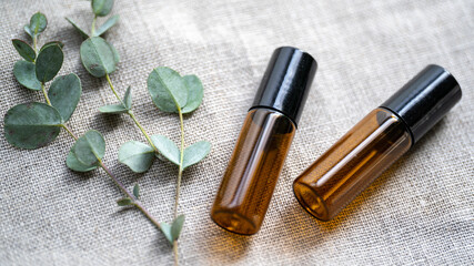 グリーンとロールオンボトル