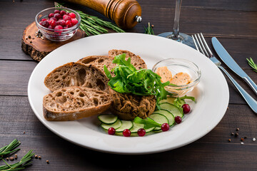 pate and bread with fresh vegetables