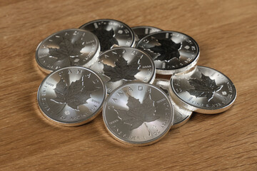 Mehrere kanadische Anlagemünzen 1 Unze Feinsilber 9999 - Canada Maple Leaf FINE SILVER 9999 -...