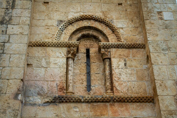 Windows to the Spanish Romanesque
