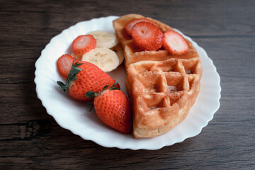 cake with strawberries