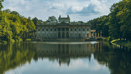 Fototapeta na wymiar Łazienki Królewskie - a palace and garden complex in Warsaw