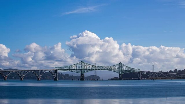 Time lapse - Beautiful clouds over the McCullough Memorial Bridge, Oregon