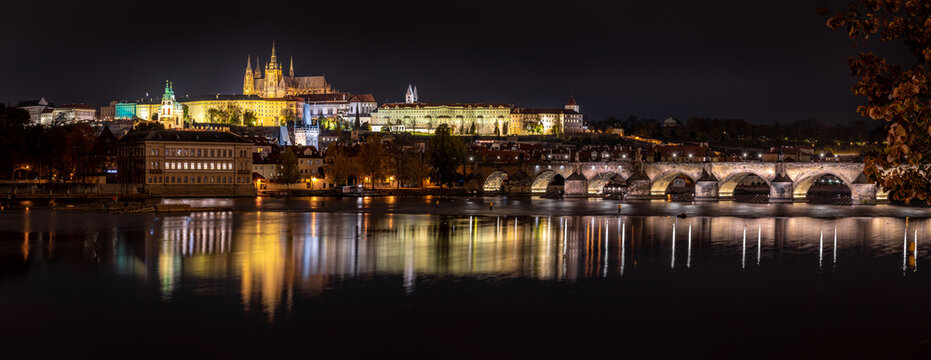 Prag bei Nacht Panorama