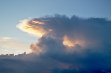 In the first rays of the morning sun, an interesting view of the clouds. 