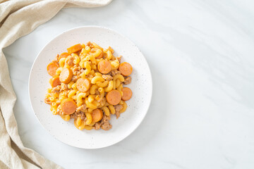 macaroni sausage and minced pork