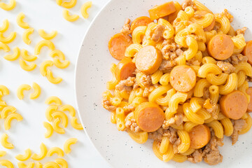 macaroni sausage and minced pork