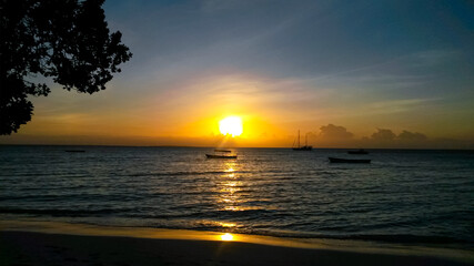 Fototapeta na wymiar sunset over the sea Zanzibar