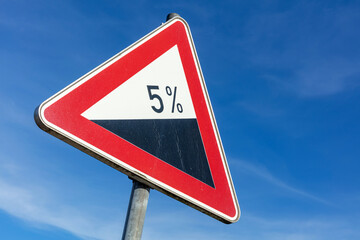 German road sign: steep grade/upwards 5%