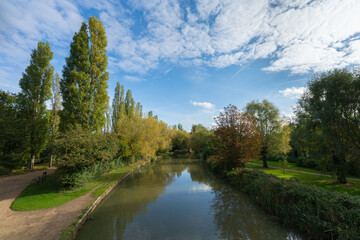 Fototapeta na wymiar Grand Union canal in Milton Keynes. England