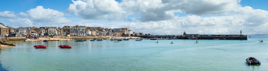 Fototapeta na wymiar St Ives, Cornwall. A beautiful and historic English coastal tourist and fishing town