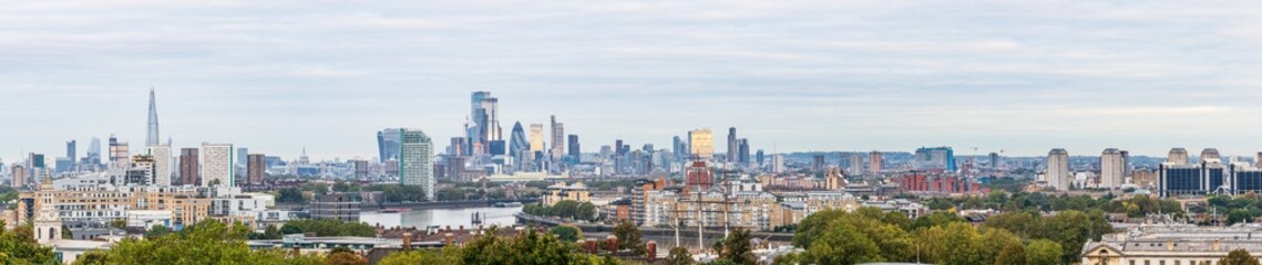 Fototapeta na wymiar London skyline panorama of modern skyscrapers 