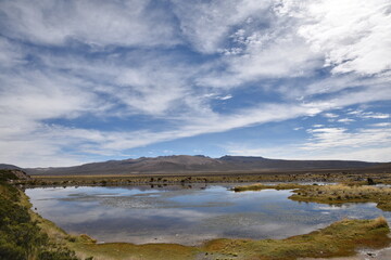 Lac de l'altiplano p&eacute;ruvien