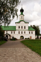 Fototapeta na wymiar the northern Orthodox monastery with a dome