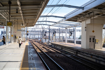 プラットホーム　Platform