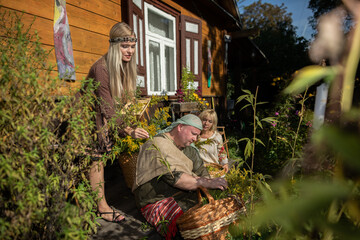 A conversation between herbalists and a neighbor who came to visit after the Ziera harvest.