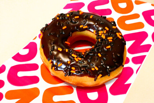 Los Angeles, California: DUNKIN' DONUTS, Dunkin'  Donut creation