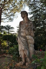 Ravello - Statua di Leda con Cigno al Terrazzo delle Rose di Villa Cimbrone