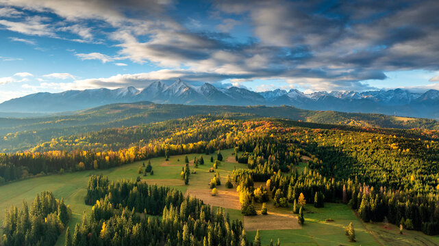 Beautiful autumn landscape of Tatry mountains © Piotr Krzeslak