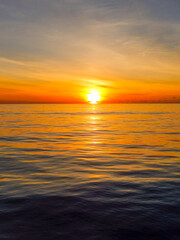 Obraz premium Sunrise over the Atlantic Ocean in the Caribbean. Copy space. No people.