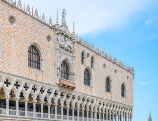 Naklejka premium Ornamental decoration of Doges Palace in Venice