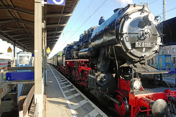 Obraz premium Fürth Bahnhof mit historischer Dampflok