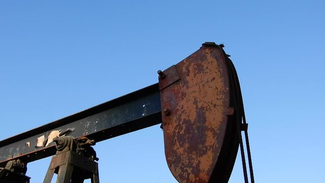 Side Profile Nodding Donkkey Pmp Donkey Pumper Oil Drilling