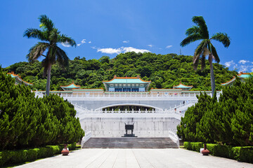 Building view of the Entrance of the Taiwan National Palace Museum in Taipei, Taiwan. This is a Magnificent Chinese-style palace building - obrazy, fototapety, plakaty