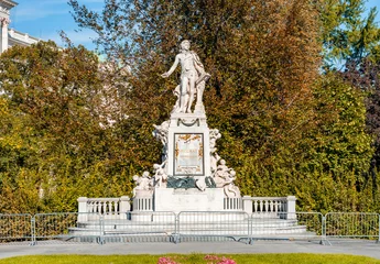  Wolfgang Amadeus Mozart statue in Burggarten park, Vienna, Austria © Mistervlad