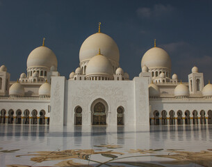 Fototapeta premium Grand Mosque In Abu Dhabi