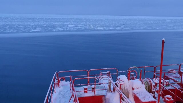 14p_1111_オホーツク海_流氷