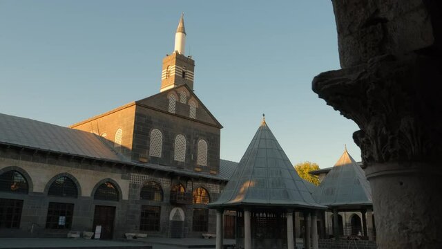 Diyarbakir Grand mosque at sunrise, Eastern Turkey