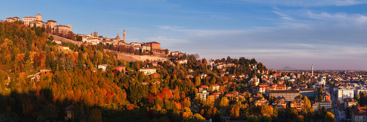 Obraz premium Panorama of the city of Bergamo and the ancient walls in a beautiful autumn day. Lombardy, Italy.