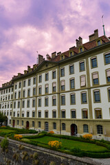 Fototapeta na wymiar Stiftsgebäude am Münsterplatz Bern-Schweiz