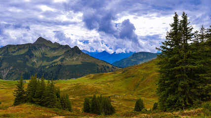 Fototapeta premium Damülser Berge im Bregenzerwaldgebirge in Vorarlberg