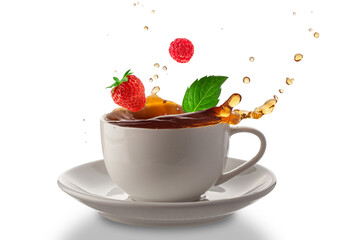 a cup of hot tea with mint leaves, strawberries and raspberries, isolated on a white background © Елена Челышева