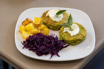 Hamburger vegetale e patate