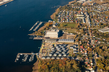 Luftaufnahme der Hafeneinfahrt zum Hafen Rostock Warnemünde	