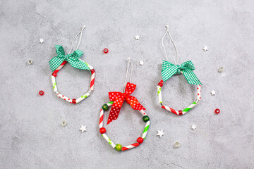 Christmas wreath ormaments from paper straw. Step 1