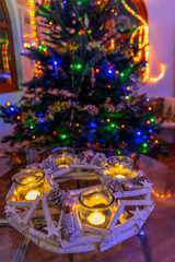 Naklejka premium modern advent wreath with christmas tree