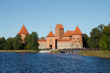 Naklejka premium Trakai Island Castle. Lake Galvė