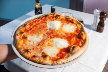 Pizza margherita