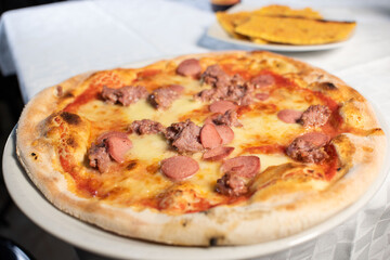 Pizza alla salsiccia