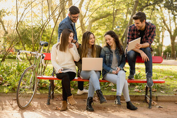 Fototapeta premium Students in the park