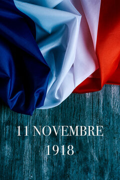 flag of france and text 11 novembre 1918
