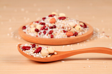 Cereal grains , seeds, beans