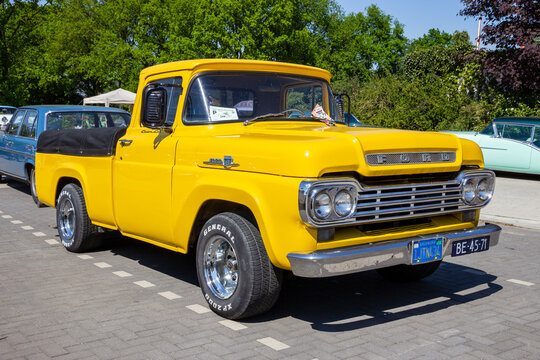 1959 Ford F100 pick-up truck