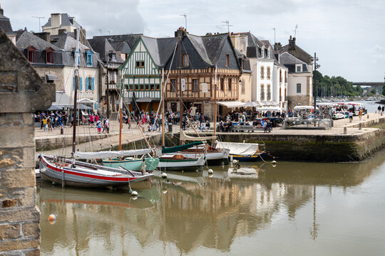 Auray