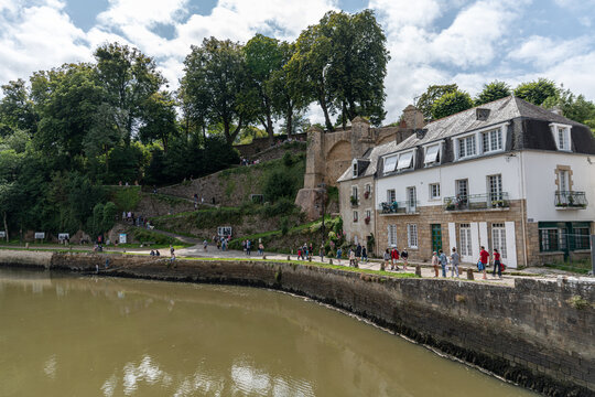 Auray