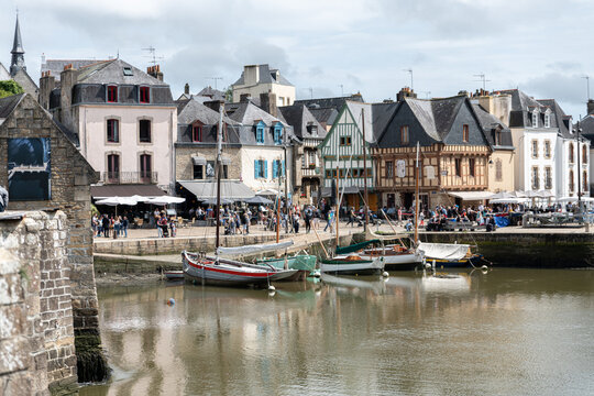 Auray